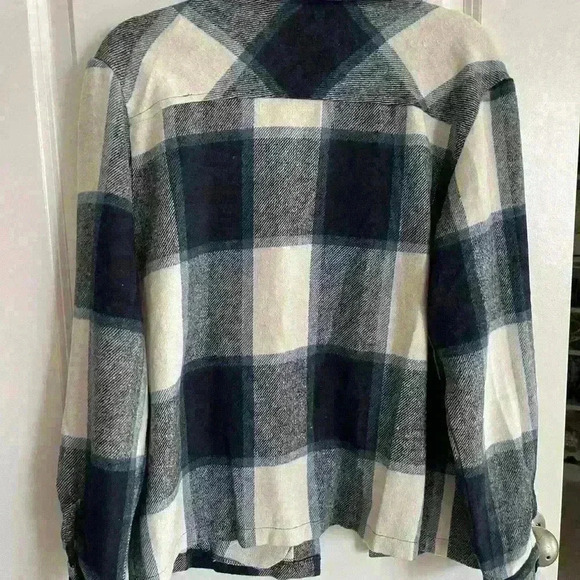 Plaid jacket/shirt - Picture 5 of 9